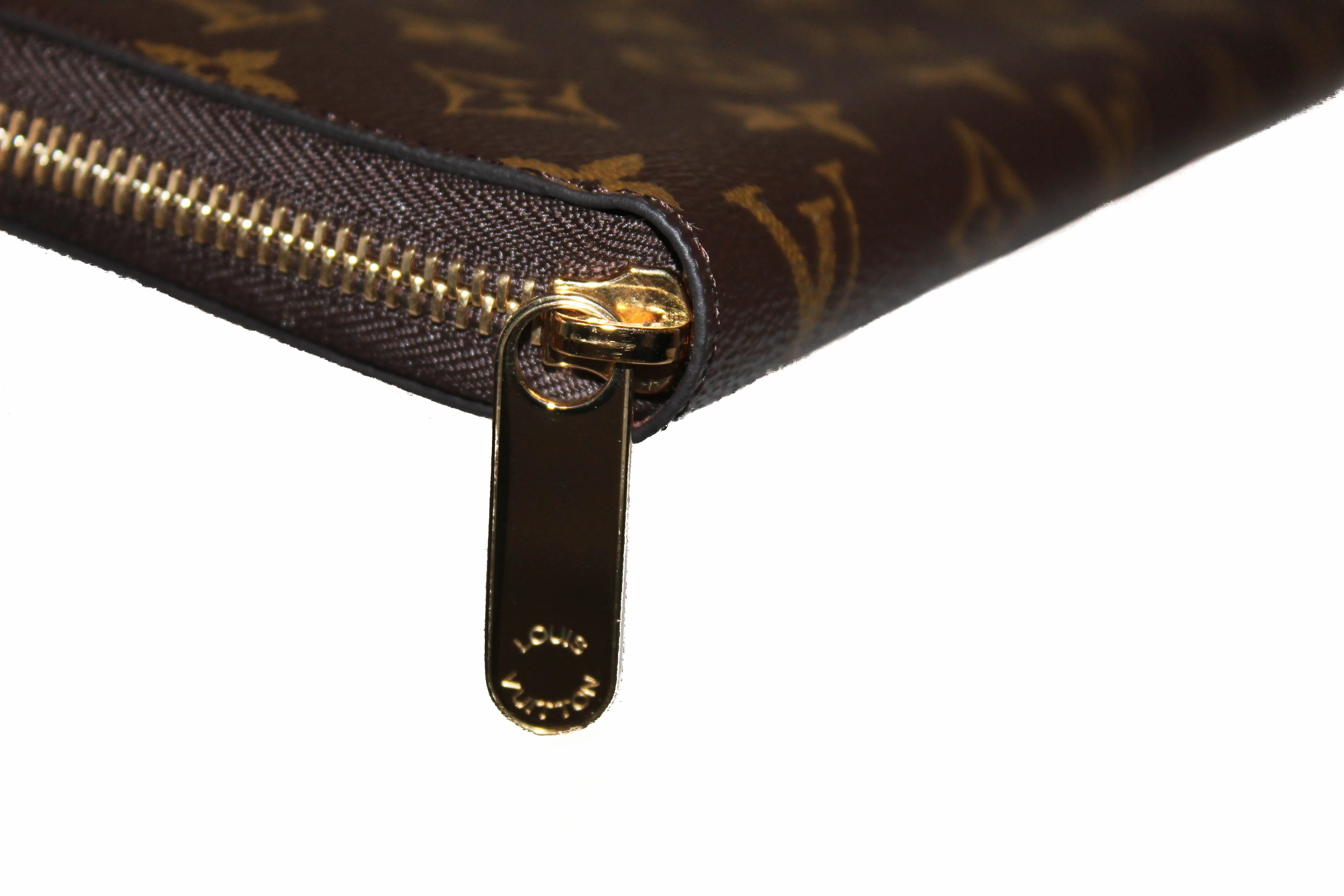 Authentic New Louis Vuitton Classic Monogram Zippy Organizer Wallet