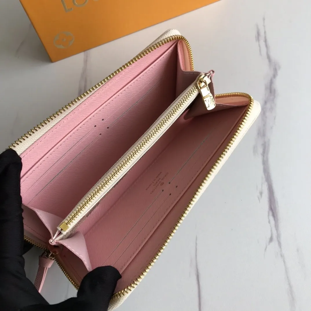 CE - New Wallets LUV 019
