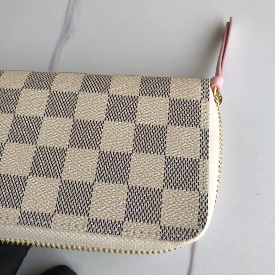 CE - New Wallets LUV 019