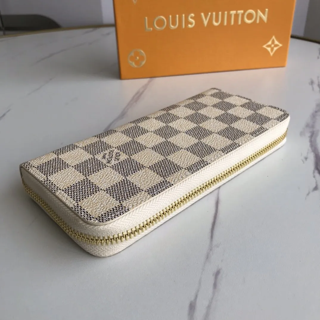 CE - New Wallets LUV 019