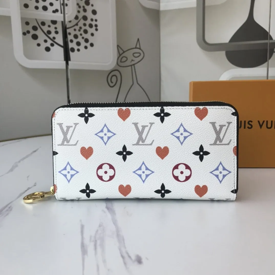 CE - New Wallets LUV 025