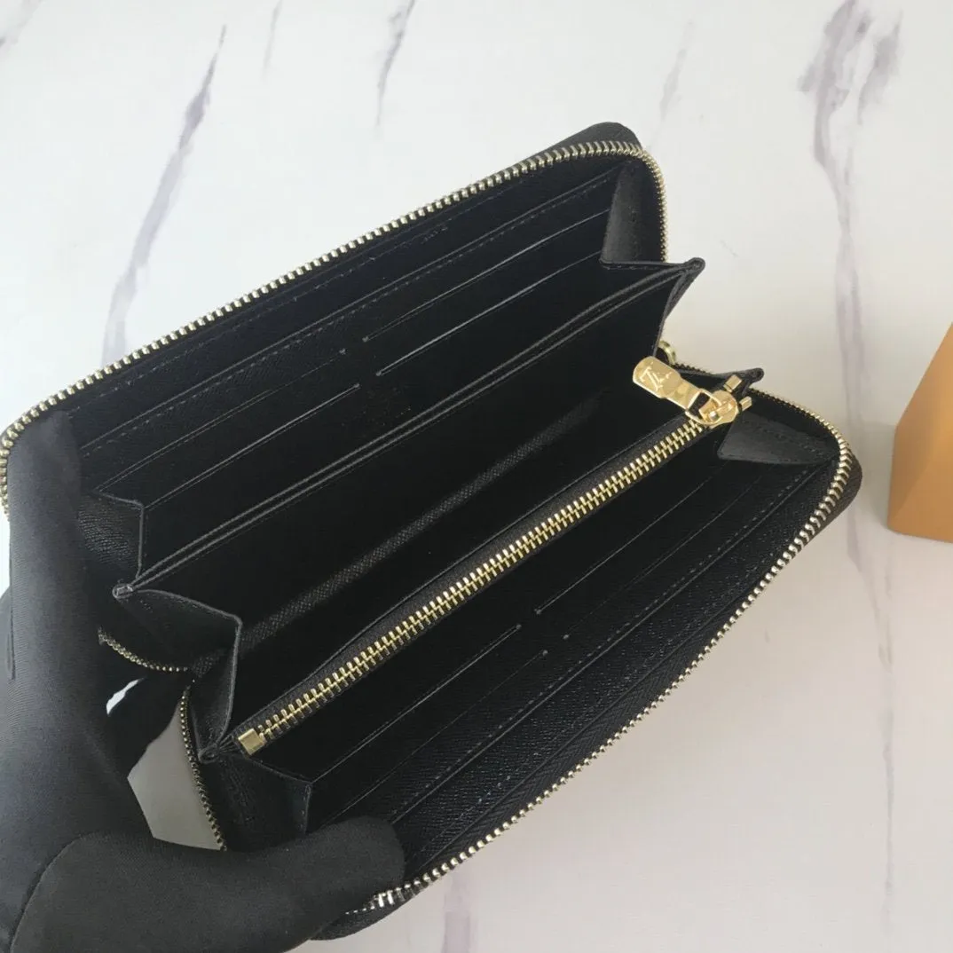 CE - New Wallets LUV 025