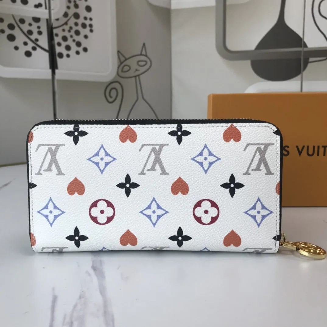 CE - New Wallets LUV 025