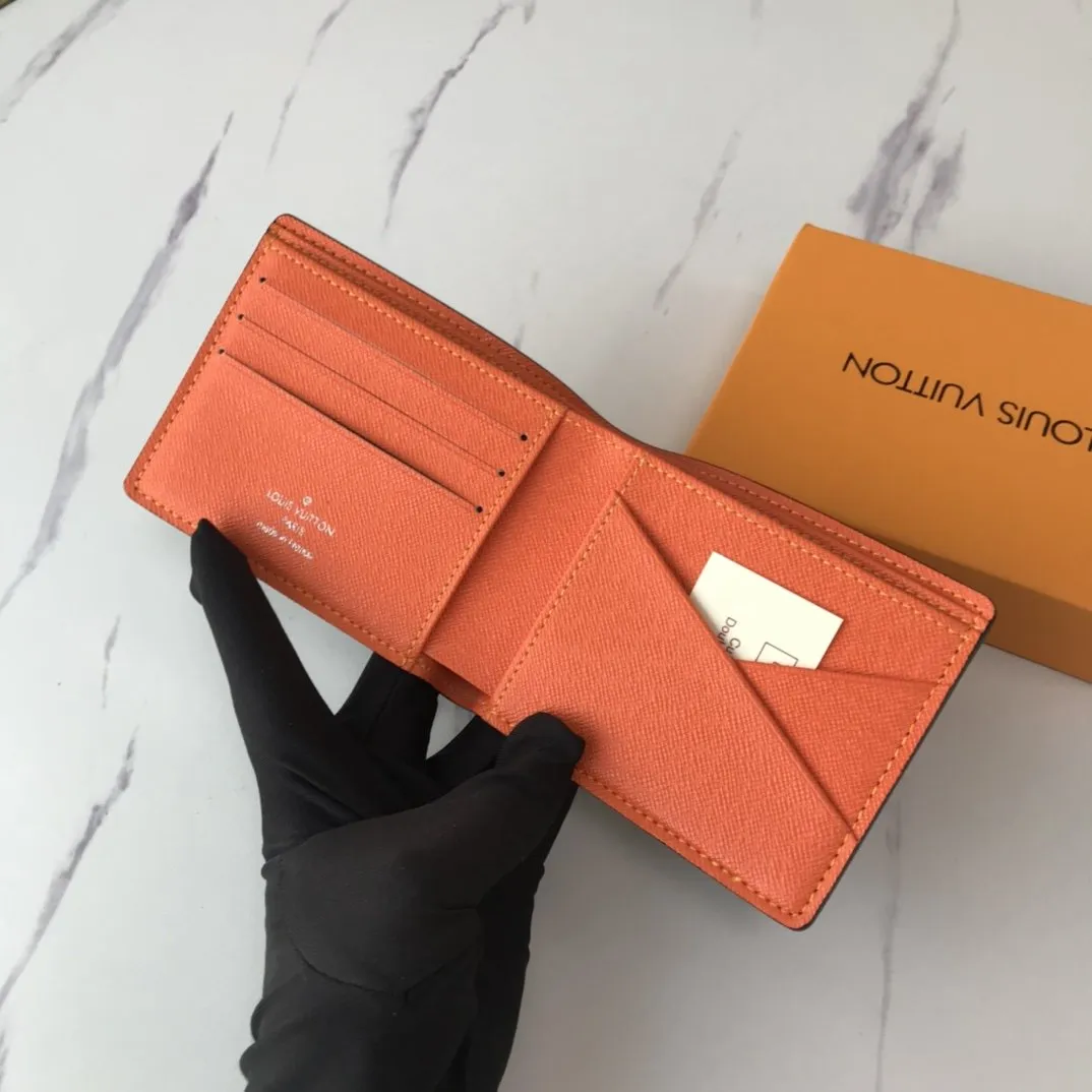CE - New Wallets LUV 044