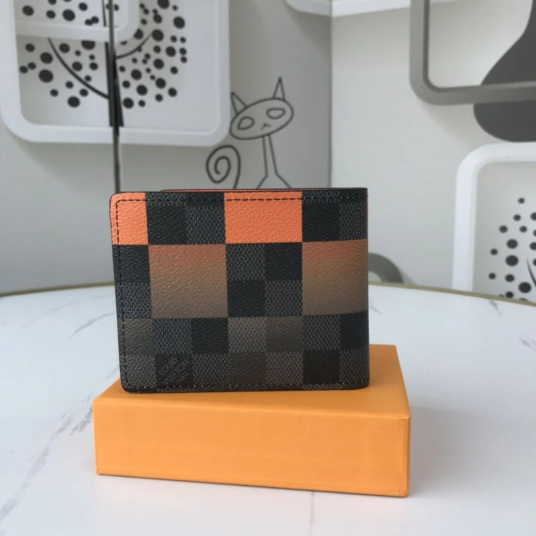 CE - New Wallets LUV 044