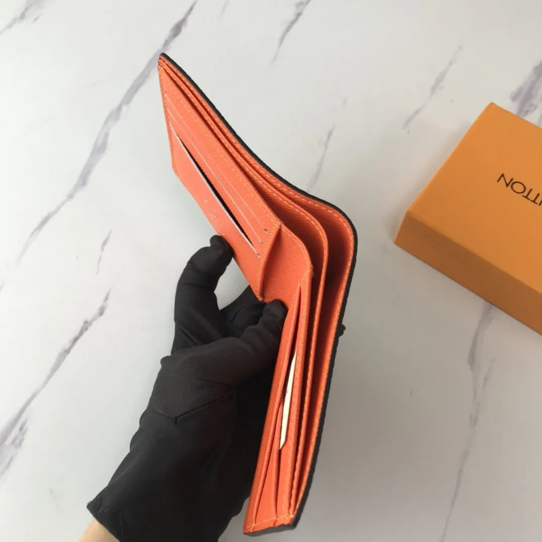 CE - New Wallets LUV 044