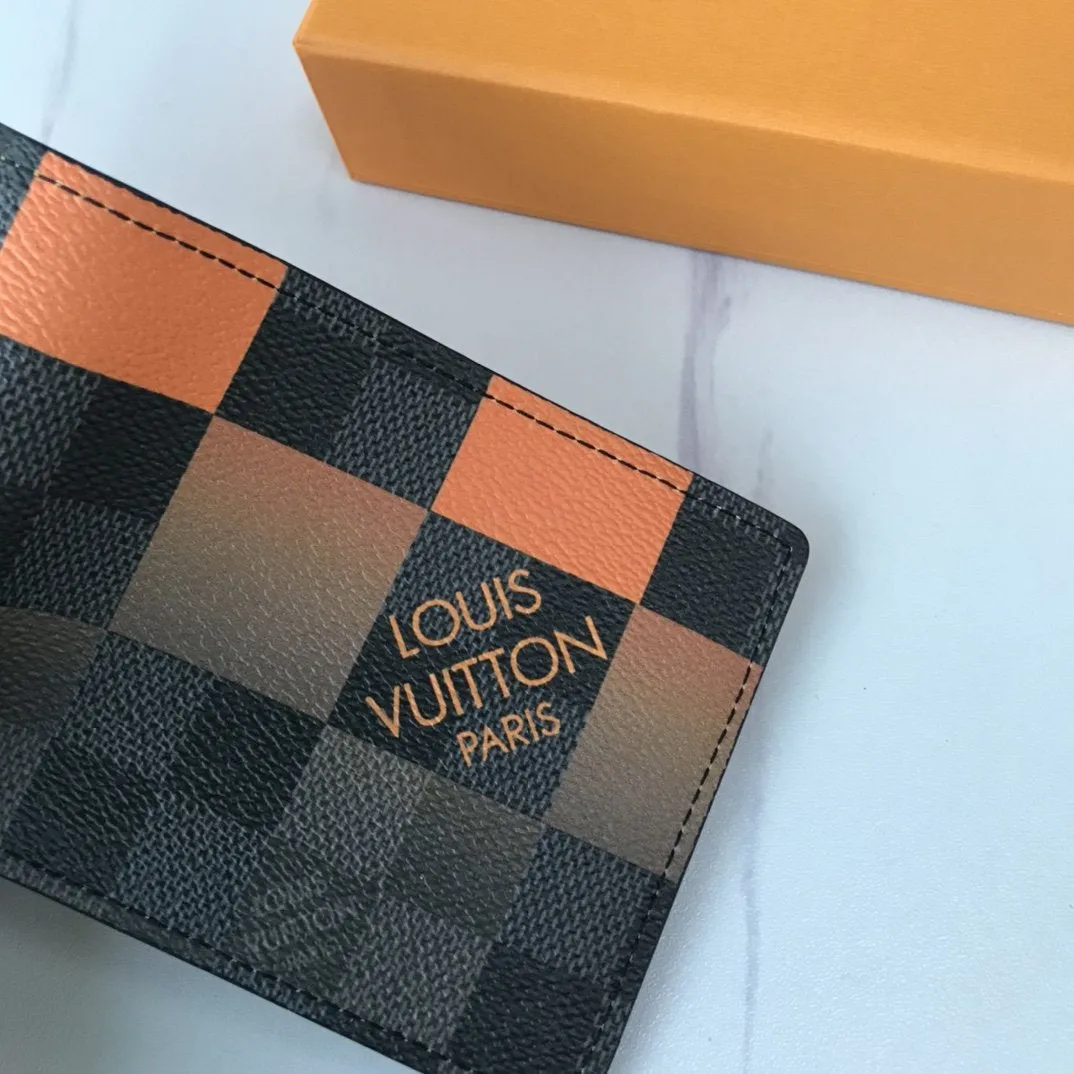 CE - New Wallets LUV 044