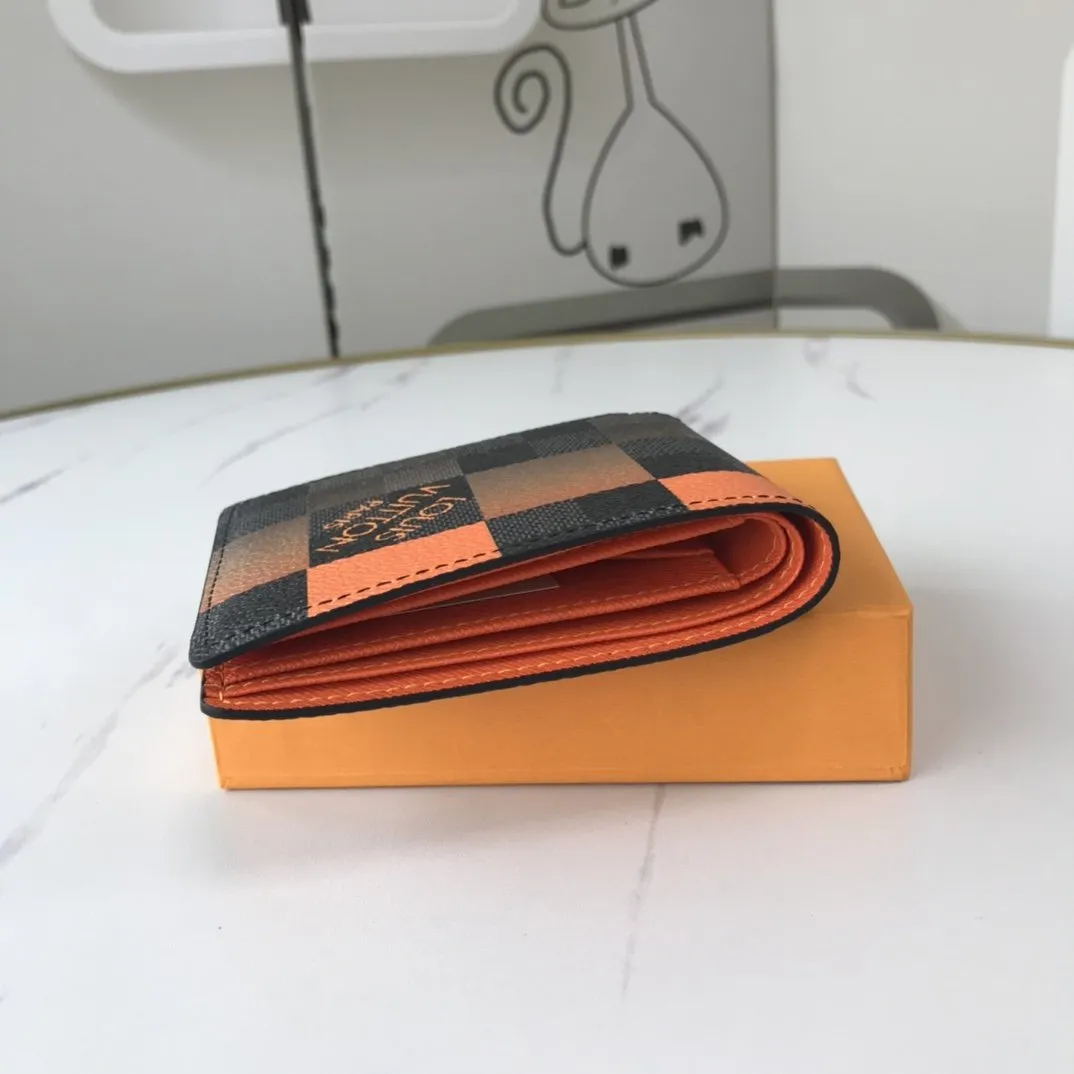 CE - New Wallets LUV 044