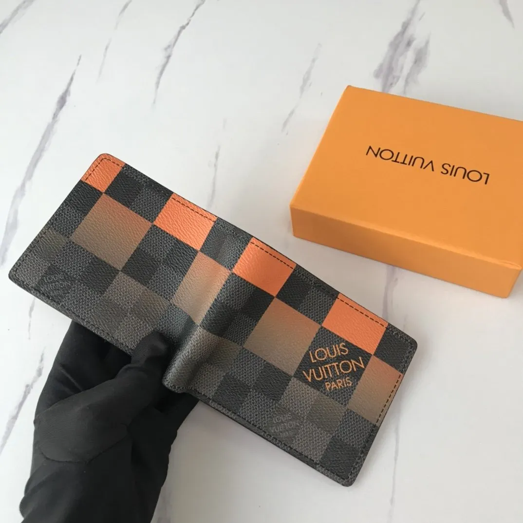 CE - New Wallets LUV 044