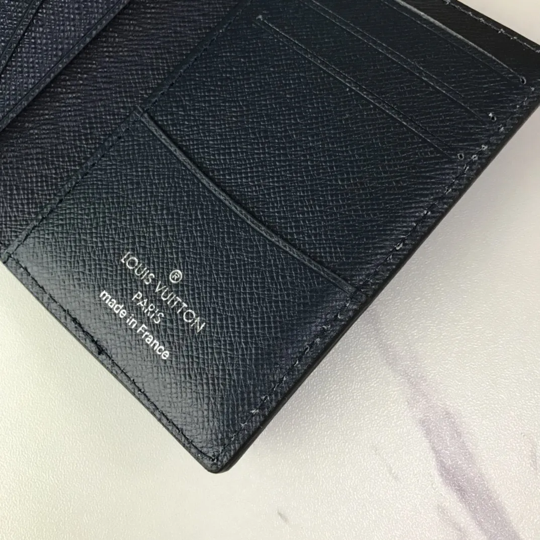 CE - New Wallets LUV 079