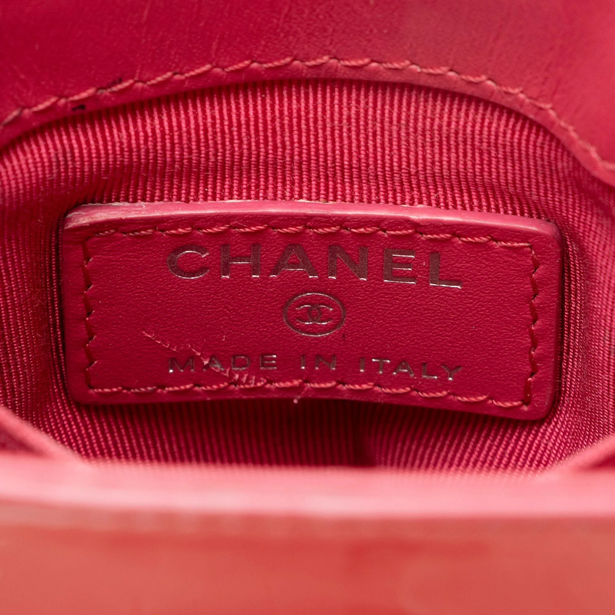 Chanel Patent Leather CC Phone Holder Crossbody (SHF-8mTe1i)
