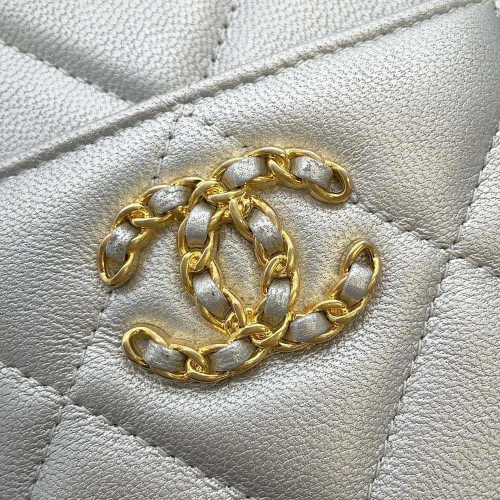 CHANEL Phone & Card Case Silver AP1182 Lambskin
